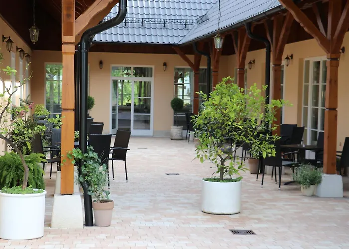 Hotel U Pekaře - Jítravský Dvorec